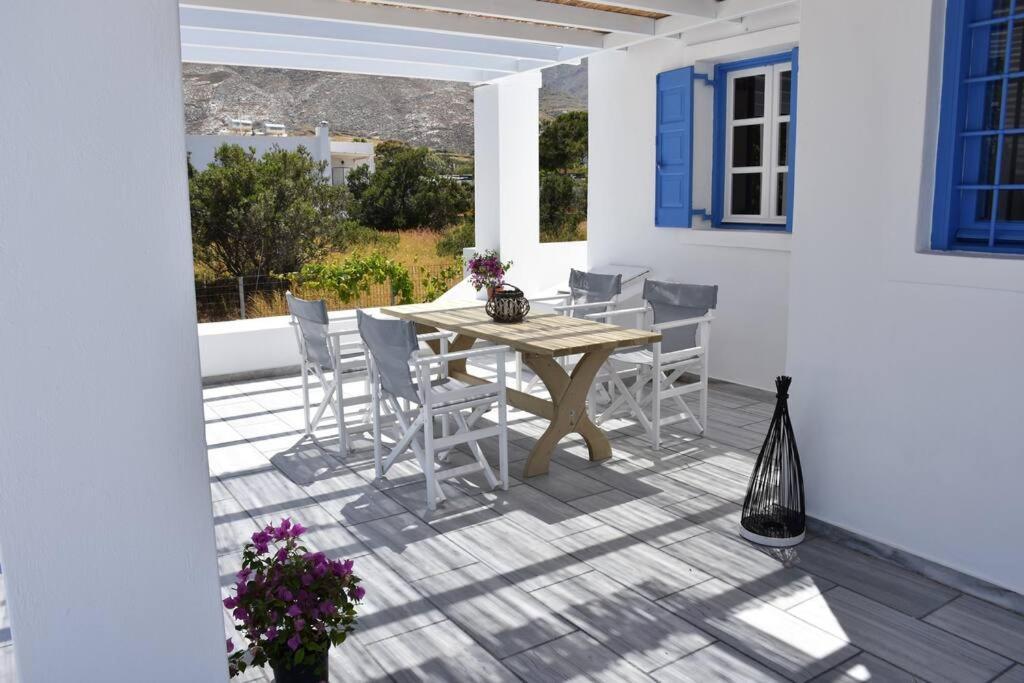 Spacious Veranda, House For 3, In The Village. Kamári Buitenkant foto